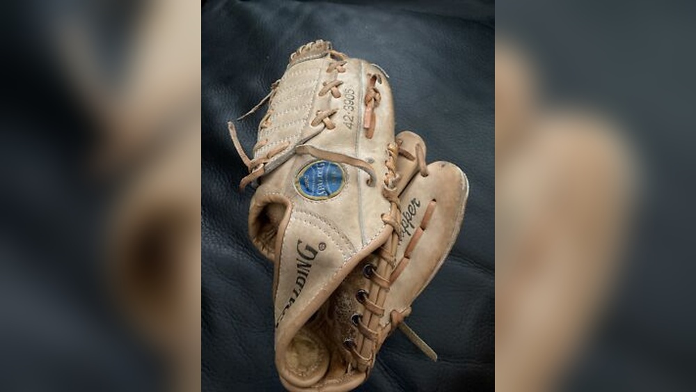 A Baseball Glove Story Written on Boxes for Spalding Gloves