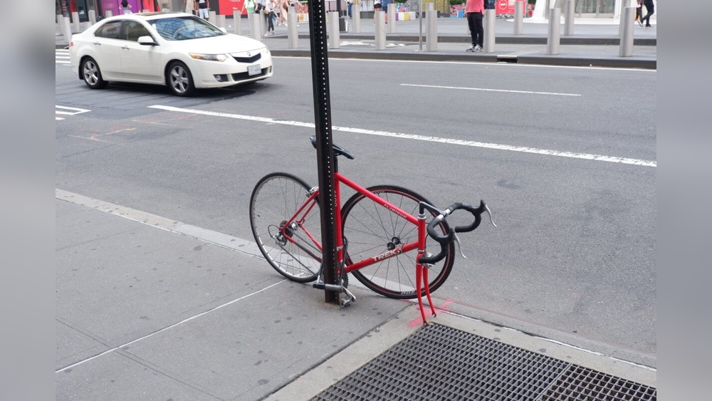 Can You Lock a Bike Toa Sign