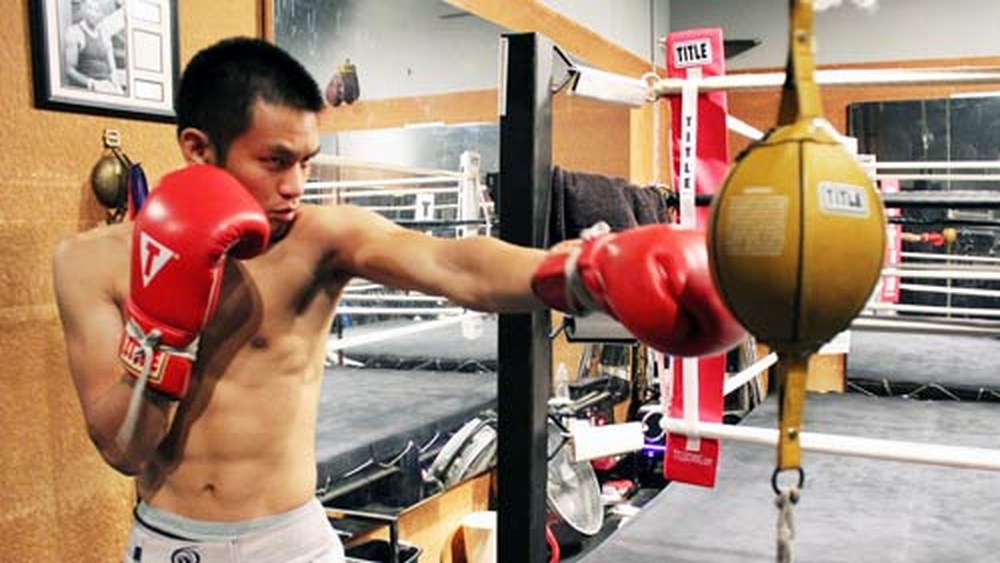 Do You Wear Boxing Gloves When Hitting Double End Bag