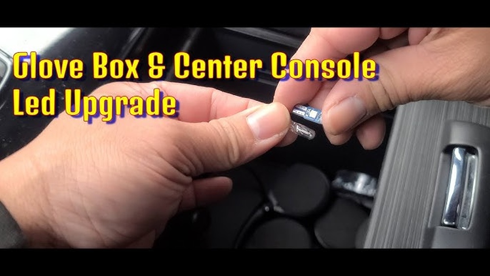 Does 2013 Honda Odyssey Ex Have Glove Box Light