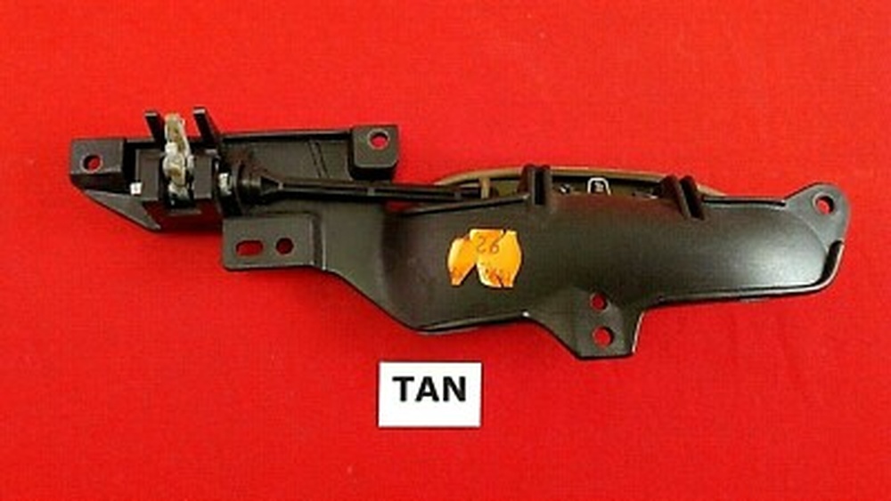 Does the Glove Box Lock on a 2002 F250