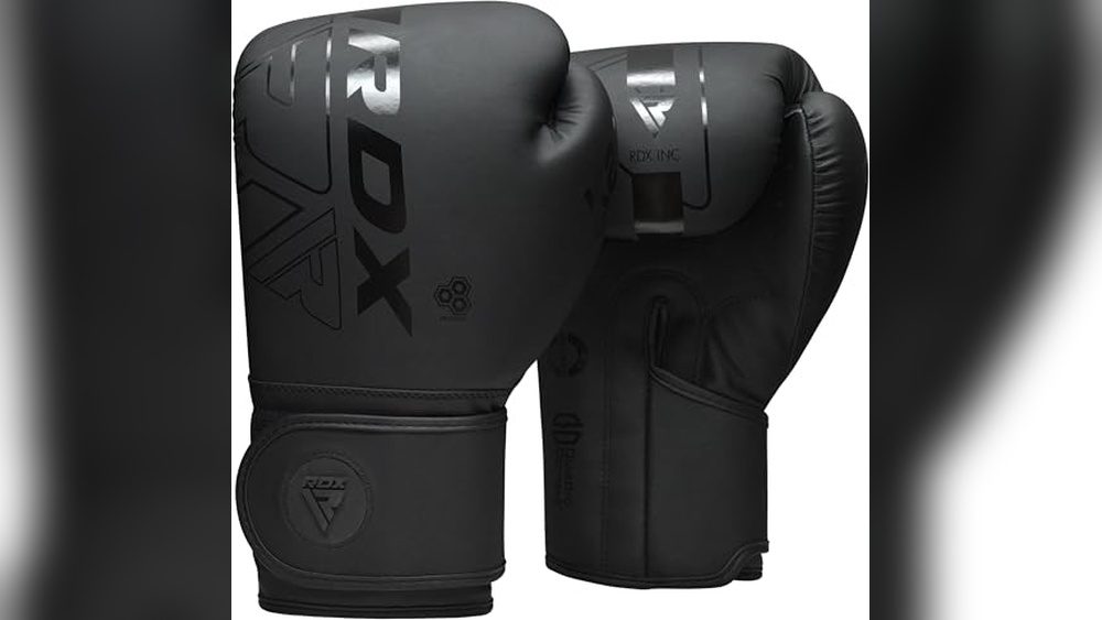 Fighting Boxing Gloves