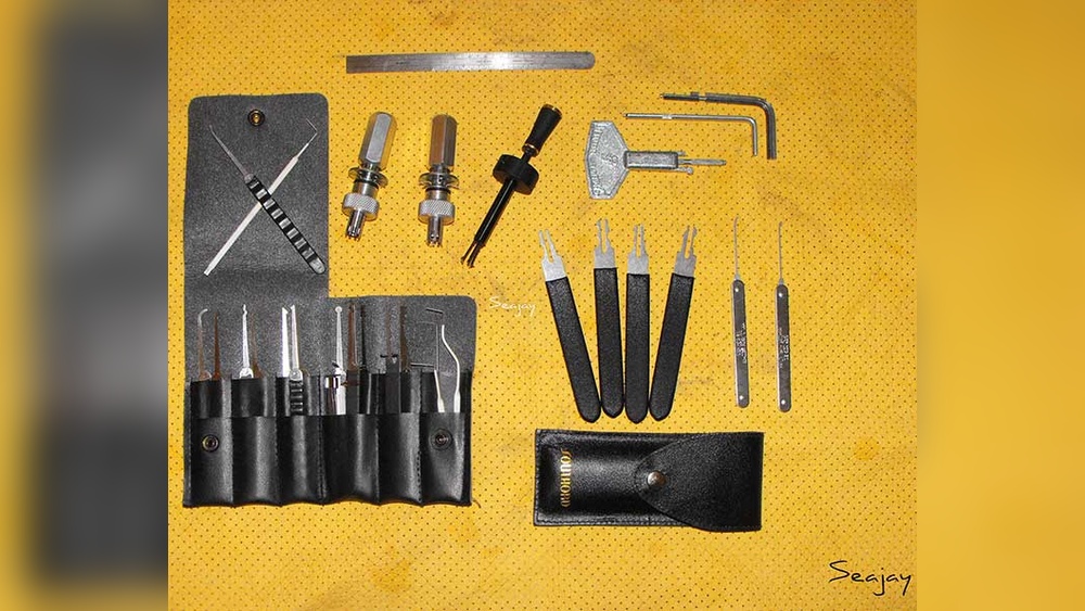How to Open a Master Bike Lock Without a Key